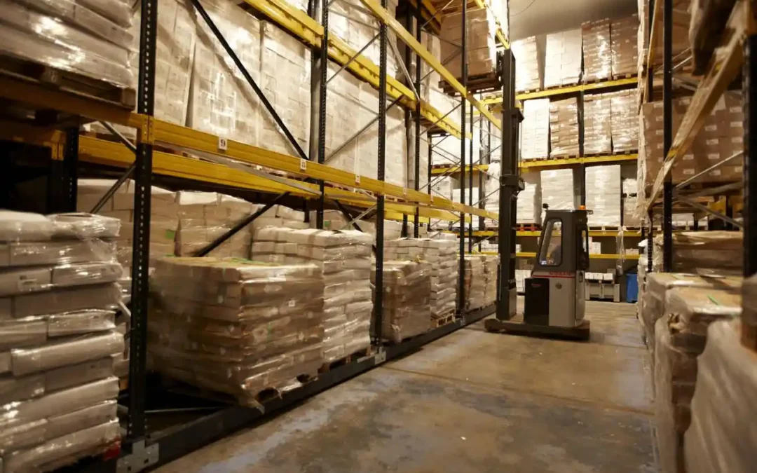 Is Double Stacking Pallets Safe? Insights from Cross-Docking Specialists